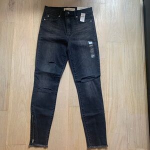 NWT Gap Super High Rise Skinny Jeans Are Back!